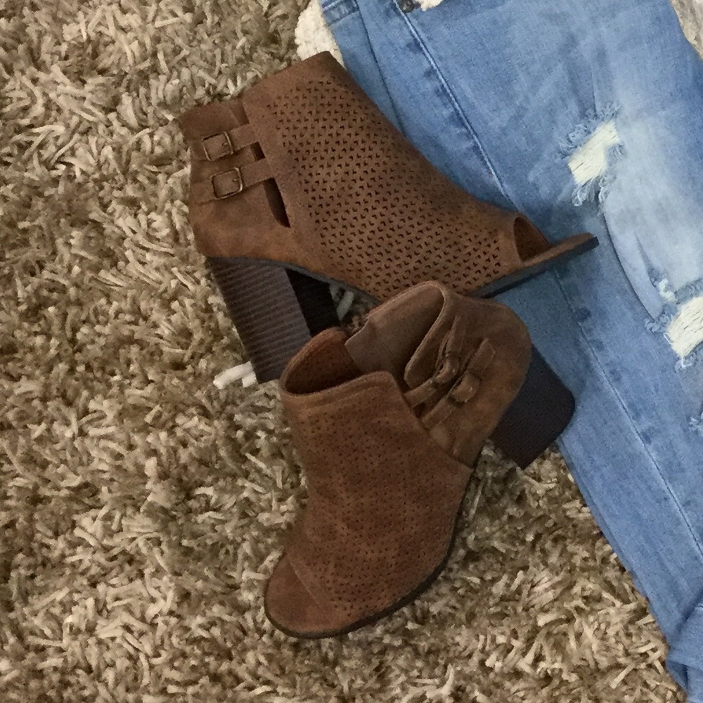 Chestnut peep toe bootie